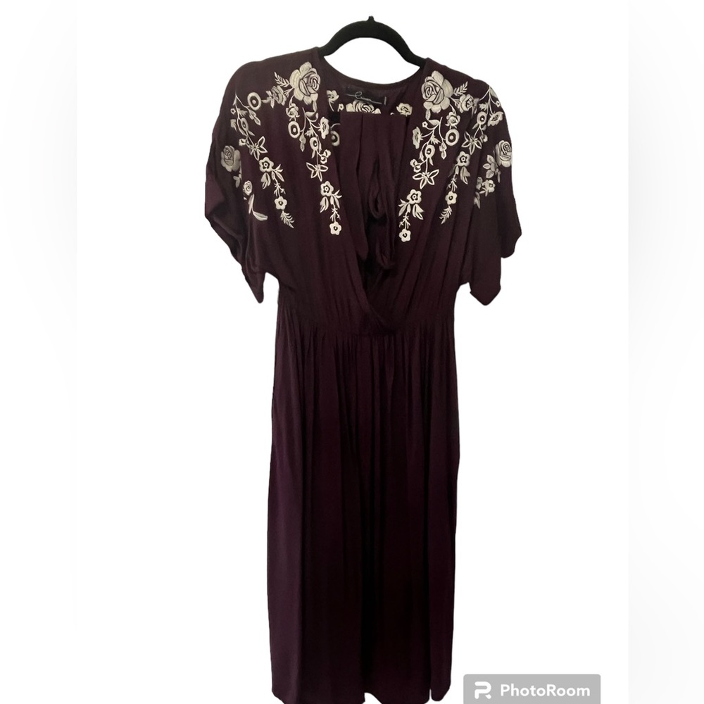 ✨ Crimson in Grace – Embroidered Sleeve Tie Waist Dress - Picture 3 of 12